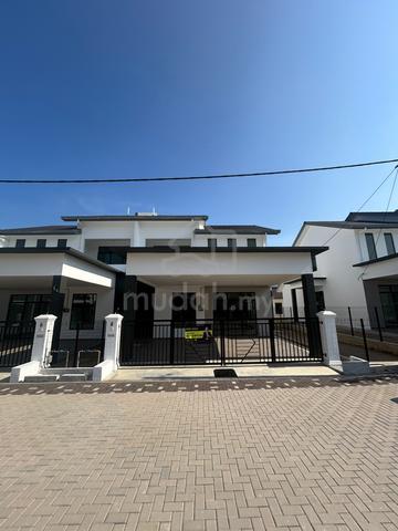 RENT/SEWA | Semi-D 1.5 Storey @ Emerald Hills, KotaSAS, Kuantan 1