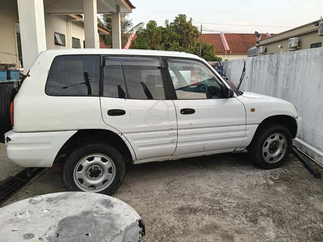 1996 Toyota RAV4 2.0 (A) - 4