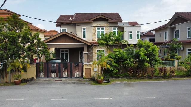 RENOVATED Double Storey Bungalow Desa Pinggiran Putra Kajang 1