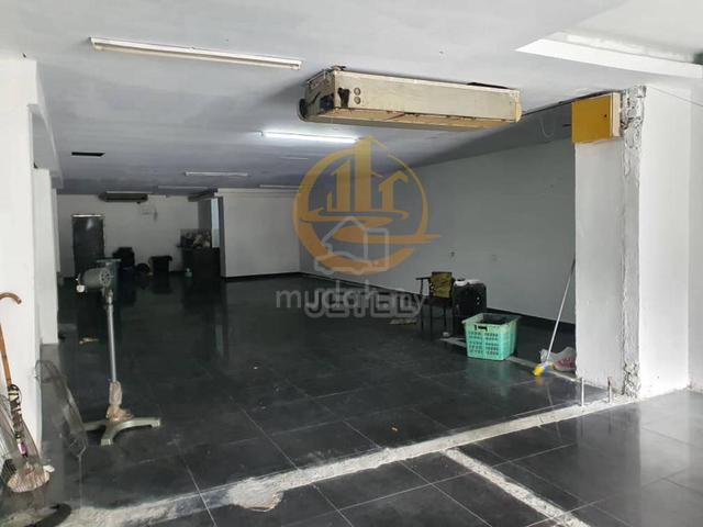 Taman Sri Andalas, Klang-Ground floor Shoplot For Rent 1
