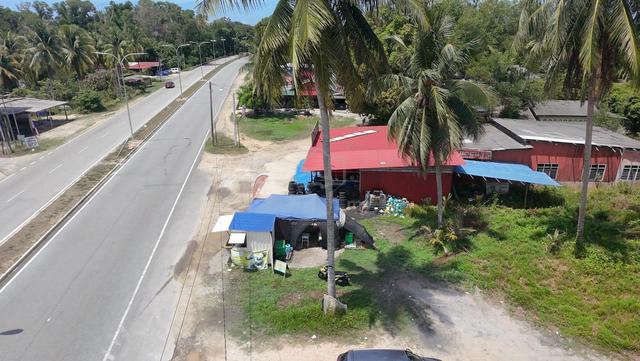 STRATEGIC LOCATION Tnh Lot Bangunan Tepi Jln Besar Meraga Beris Kijal 1