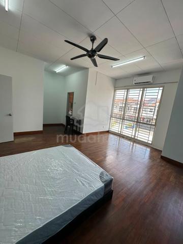 Lagoon Homes Landed, Kota Kemuning, Master Room Attach Bathroom, Nice 1