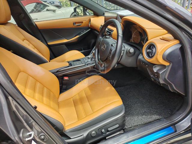 2021 Lexus IS300 Version L Sun Roof 7,000km 4.5B - 3