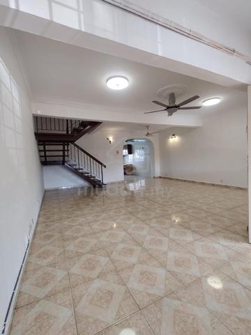 Double Storey USJ 2 for Rent (Walking distance to school) 1