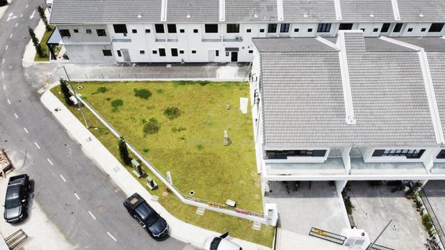 CORNER HUGE LAND SIZE Double Storey House Sejati Lakeside Cyberjaya 1