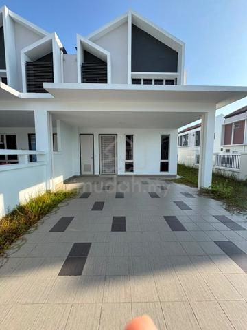 Corner Lot, Double Storey Terrace, Bangi, Selangor. 1
