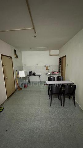 Putra Permai Apartments, Jalan Putra Permai, 2,  Taman Equine 4