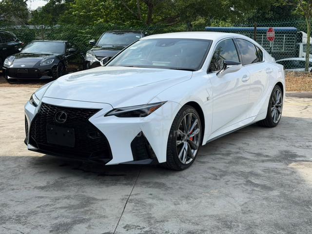 2022 Lexus IS 300 2.0 F Sport RED INT. 5A 33K KM - 5