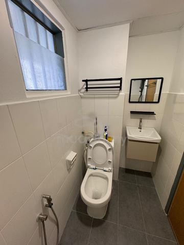 Balcony Bedroom for Rent @ Warisan Cityview Sunway Velocity 1