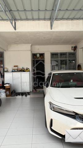 xx Jalan Molek 2/26 Taman Molek 1