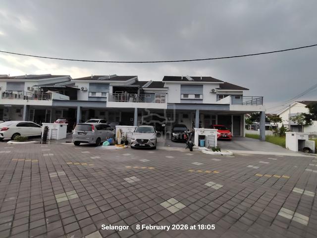 Town House Bawah 1