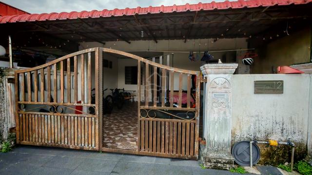 Taman Teratai Kawasan Jalan Lumpit Teres Setingkat Renovated 1