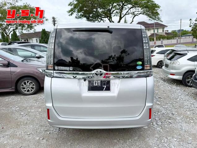 Toyota VOXY 2.0 ZS KIRAMEKI II (A) 2017 - 4