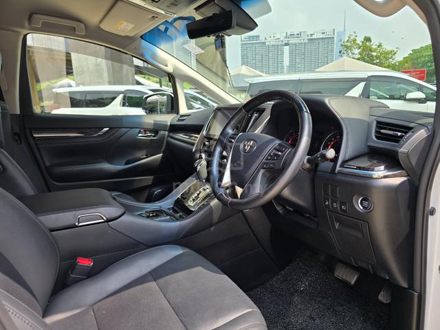 2022 Toyota ALPHARD 2.5 SC Ready Stock - 5