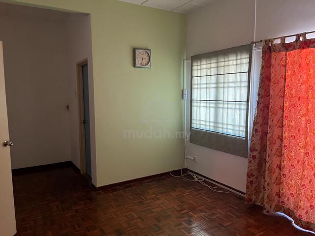 For sale Double storey PUJ 4 Seri kembangan 1