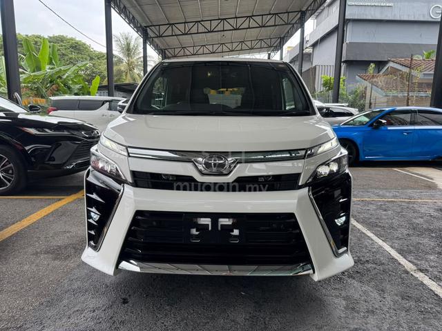 2021 Toyota VOXY 2.0 ZS KIRAMEKI III (A) - 2