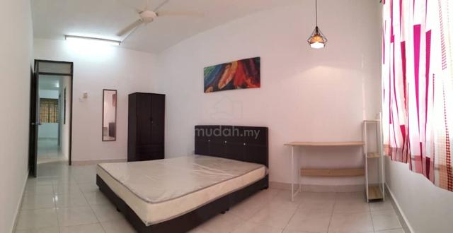 Master Room Mentari Court Bandar Sunway PJ with WiFi, Coway, Heater
