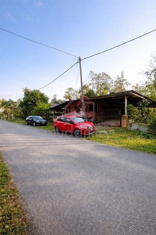 Tanah Dusun Bersama Rumah Kampung 1