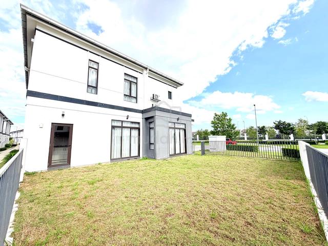 Double Storey Corner Lot Regent garden Evo Gramdeir Puncak Alam 1