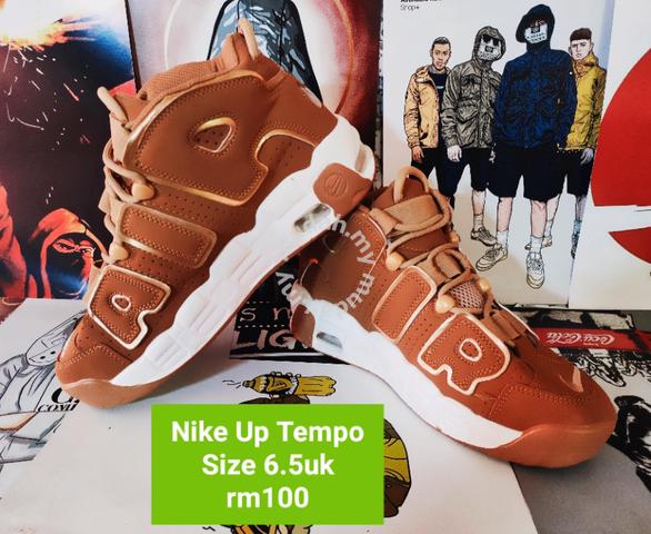 kasut nike tempo