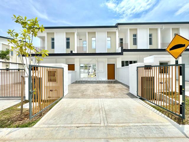 CANTIK 20x70 🔥 2 Storey Myra Garden Kundang, Rawang 1