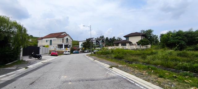 Putra Hill Lot Bungalo, Bandar Sri Putra, Freehold 16,000sf, Flat land 1
