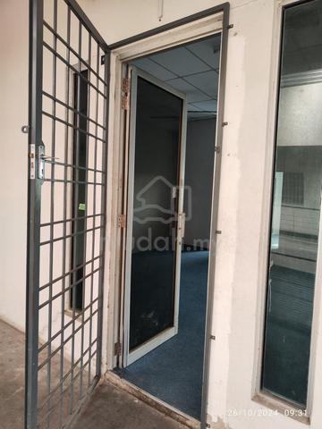 Shoplot for rent (Boulevard Ayer Keroh) 1