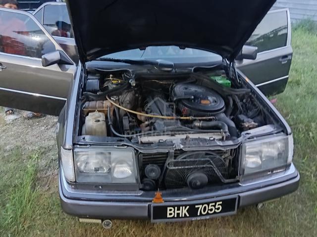 1995 Mercedes Benz 260E 2.6 (A) - 3