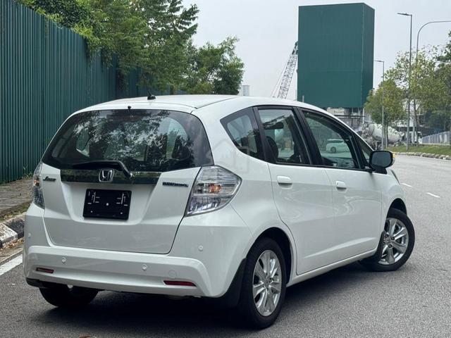 2013 Honda JAZZ 1.3 HYBRID (A) ORI MILEAGE - 4