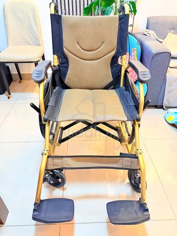 wheelchair - photo 2 of 2
