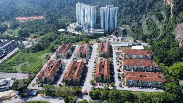 Permai Lake View Apartment 1