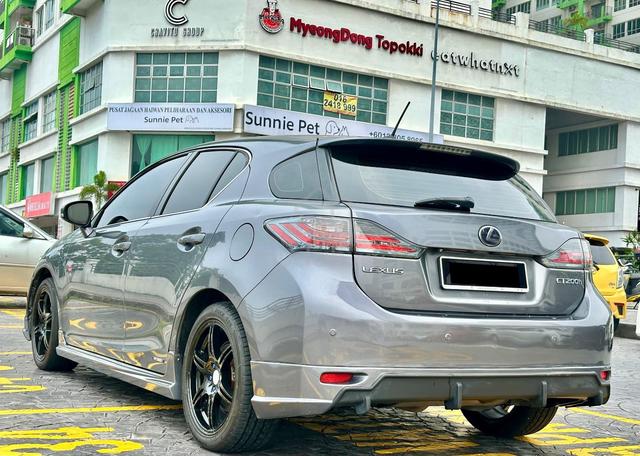 SPORTY💥2013 Lexus CT200 1.8 H LUXURY (HYBRID) - 3