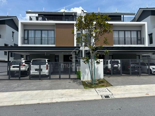 Trilia Semi-Detached, Bukit Jelutong Seksyen U8 Shah Alam 1