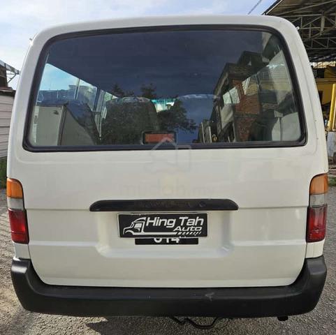 2005 Toyota HIACE 2.8 (M) DIESEL Window Van 14Seat - 3