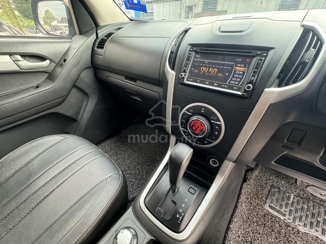 2015 Isuzu D-MAX 3.0 (A) Dmax Tayar Baru Full Loan - 4