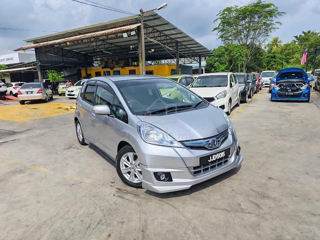 2013 Honda JAZZ 1.3 (AUTO) - 1