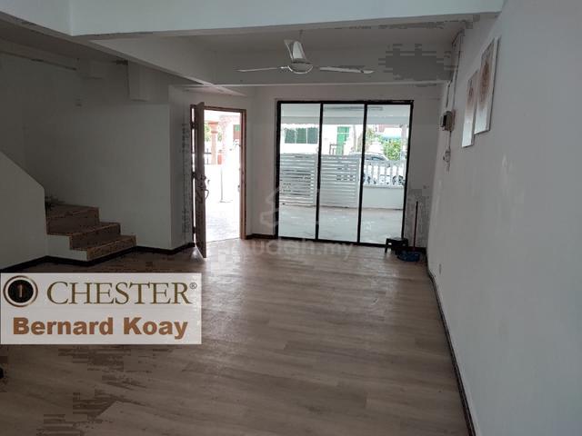 Lorong kenari sungai ara 2 storey terrace key v me old house condition 1