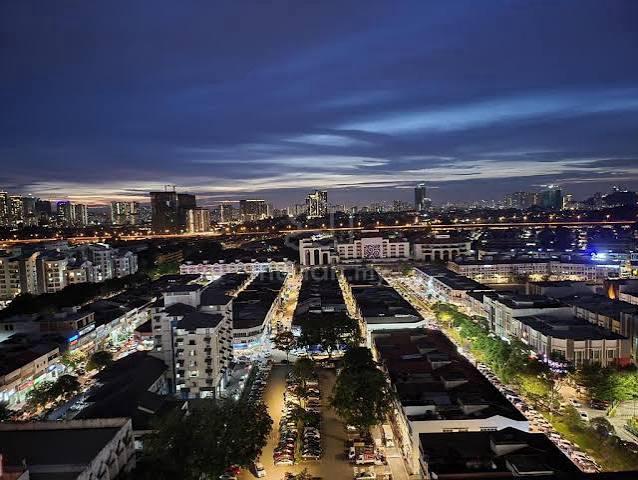 Ground Floor Shop Lot in Sri Petaling Facing Main Road Walkable LRT 1
