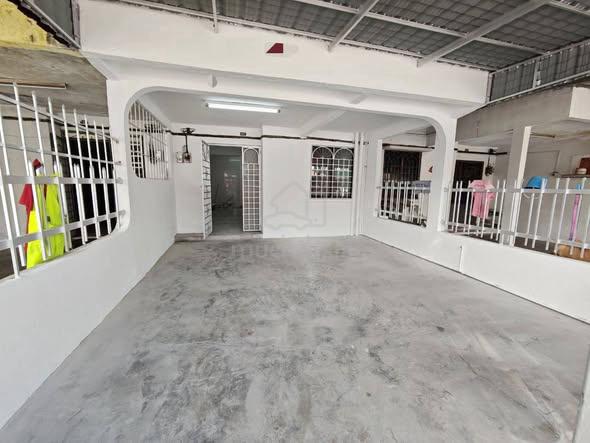 Cheap Sale New Paint Refurbish Full Loan Low Depo Lapangan Ria Pengkal 1