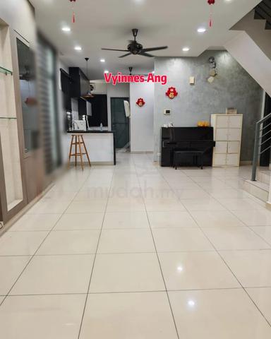 Fully Renovated 3 Sty Semi-D Tmn Vila Permai ,Butterworth For Sale 1