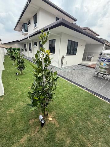 Luxury Double Storey Semi Detached House for Sale 1