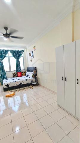 MASTER ROOM With PRIVATE BATHROOM @ Sri Bayu Apartment 1