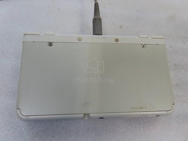 Nintendo 3DS - photo 2 of 3