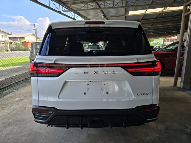 2022 Lexus LX600 Executive - 5