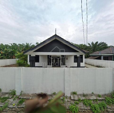 A BUNGALOW at Jalan Pahlawan, Merlimau Pasir, Merlimau, Melaka 1