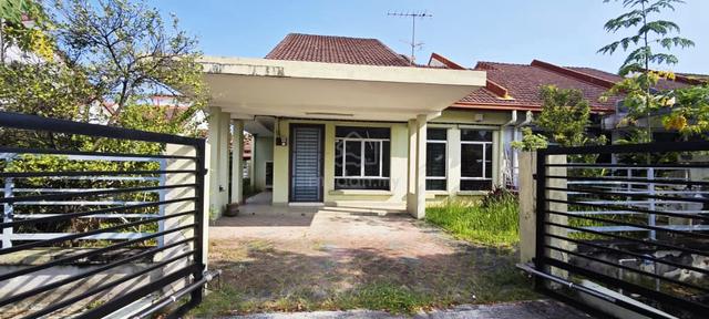 Bandar Bukit Raja, 1-Storey House, Endlot 1