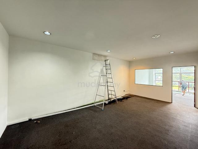 Puchong Jaya Jalan Kenari Office near IOI mall boulevard & LRT 1