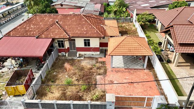 Rumah SemiD Tanah Luas dkt Bandar Muar @ Taman Sri Maharani, Muar 1