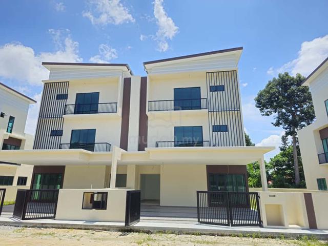 2.5 Storey Semi-D House For Sale At Teluk Intan Perak 1