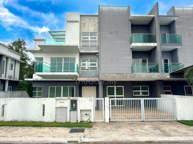 NEW SEMI D 2.5 Storey Beringin Avenue, Bandar Tun Hussein Onn, Cheras 1